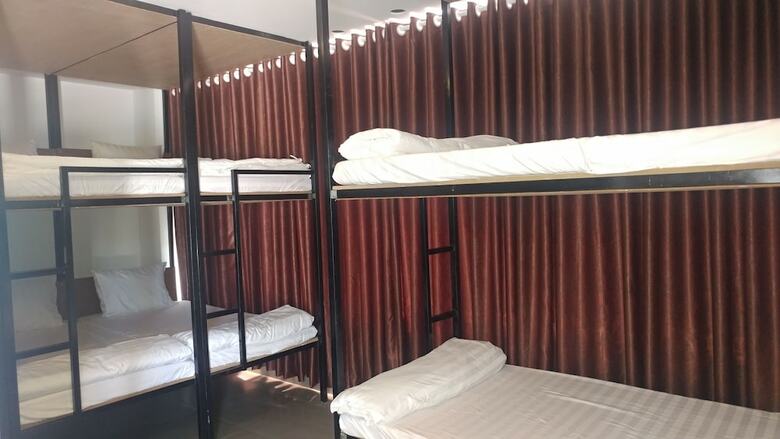 Hostal Damina Boutique Hotel - Hostel