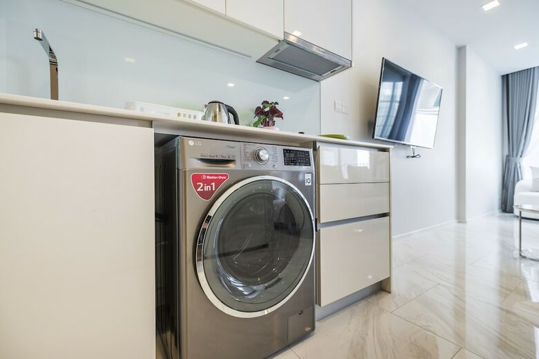 Hyde Sukhumvit 11 By Favstay