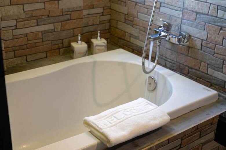 Popular Hotel & Spa