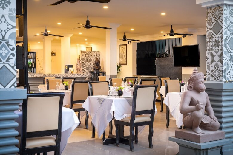 Popular Hotel & Spa