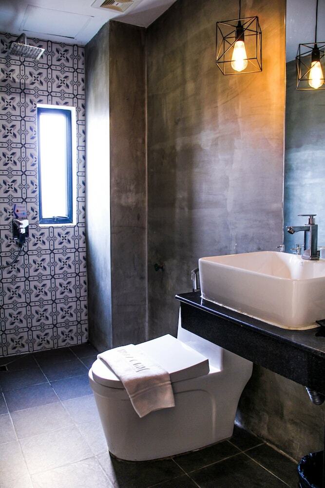 Popular Hotel & Spa