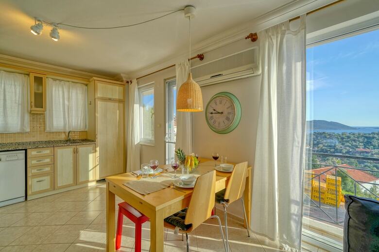 Ada Apartment
