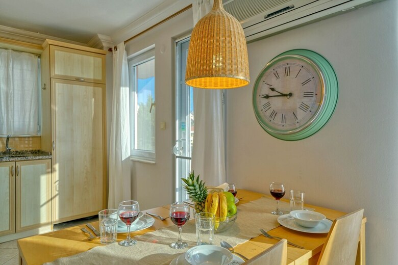 Ada Apartment
