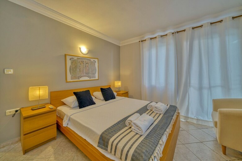 Ada Apartment