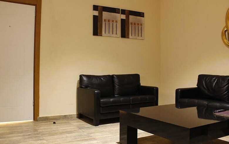 Ellyxville Hotels
