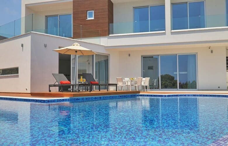 Sea Pearl Beachfront Villas
