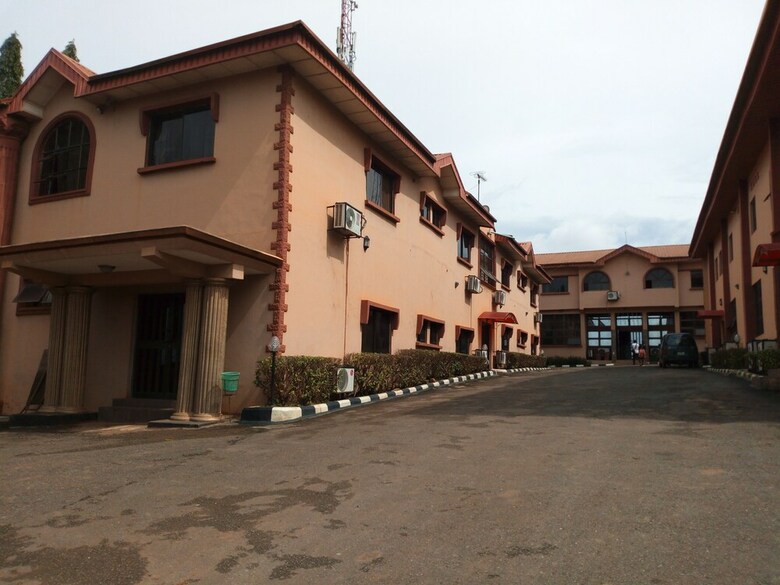 De-aces Hotels & Conference Centre