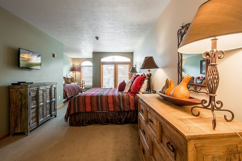 The Caledonian By All Seasons Resort Lodging
