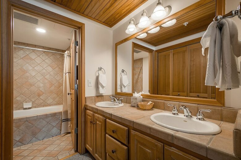 The Caledonian By All Seasons Resort Lodging
