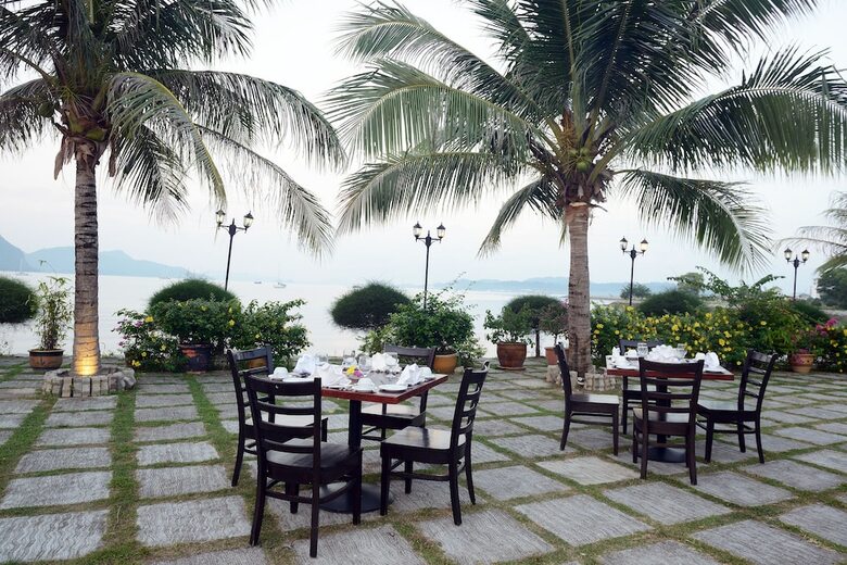 Hotel Bella Vista Waterfront Resort