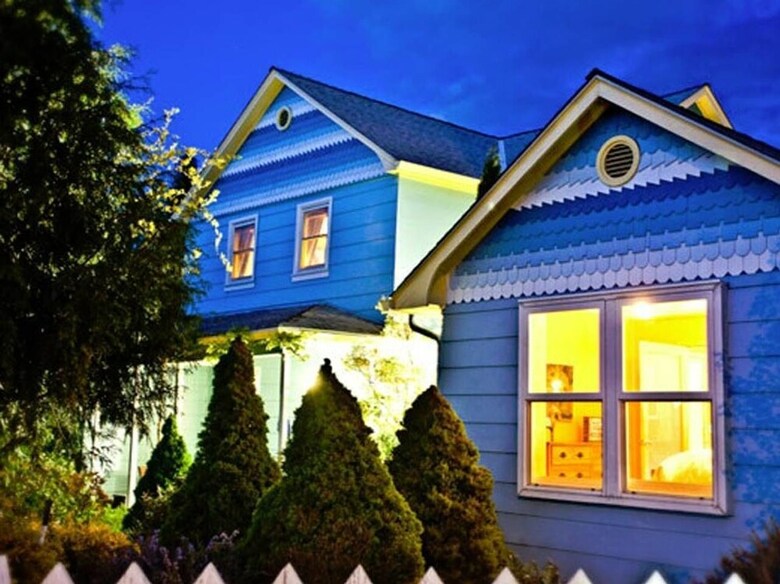 Blue Moon House ~ Just Five Blocks From Osf!