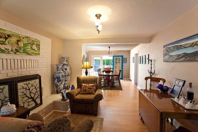 Blue Moon House ~ Just Five Blocks From Osf!