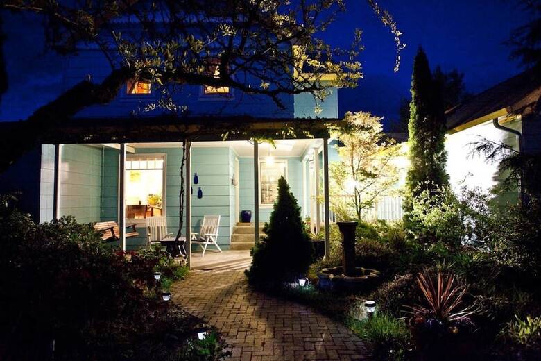 Blue Moon House ~ Just Five Blocks From Osf!