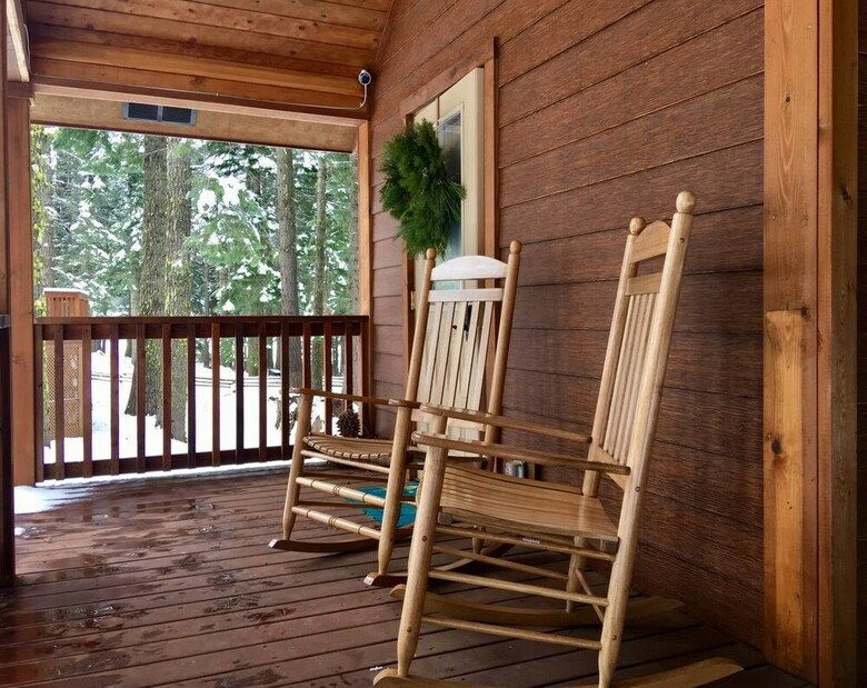 #49 The Cabins At Hyatt Lake - Sleeps 4 - Private
