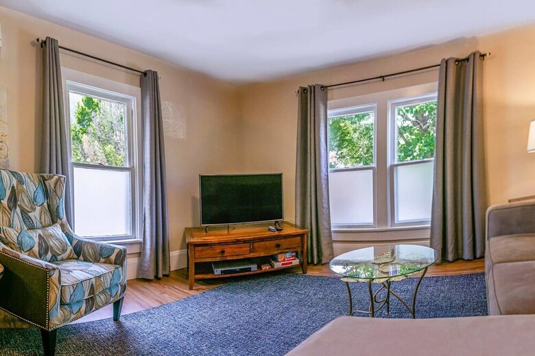 Pioneer House - North Suite