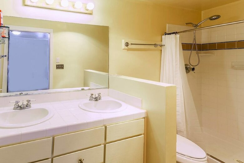 Madi's Place ~ Guest House