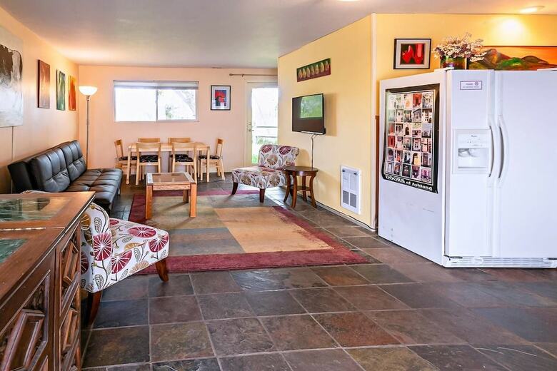 Apartamentos Hopyard View Farm ~ A Farm Experience In Ashland!