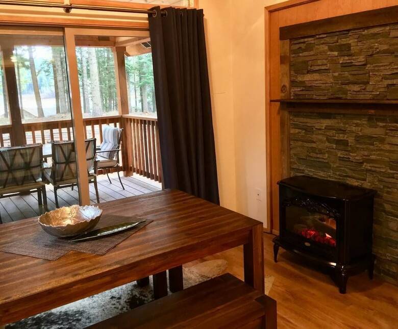 #51 & #52 Hyatt Lake Compound~sleeps 10~lake View