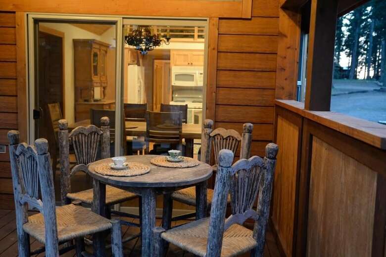 #51 & #52 Hyatt Lake Compound~sleeps 10~lake View