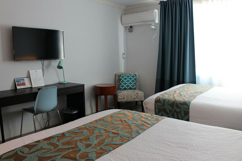 Hotel Hometel Suites