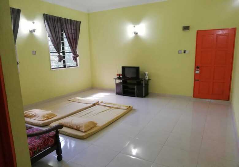 Hotel By Lawang Suites