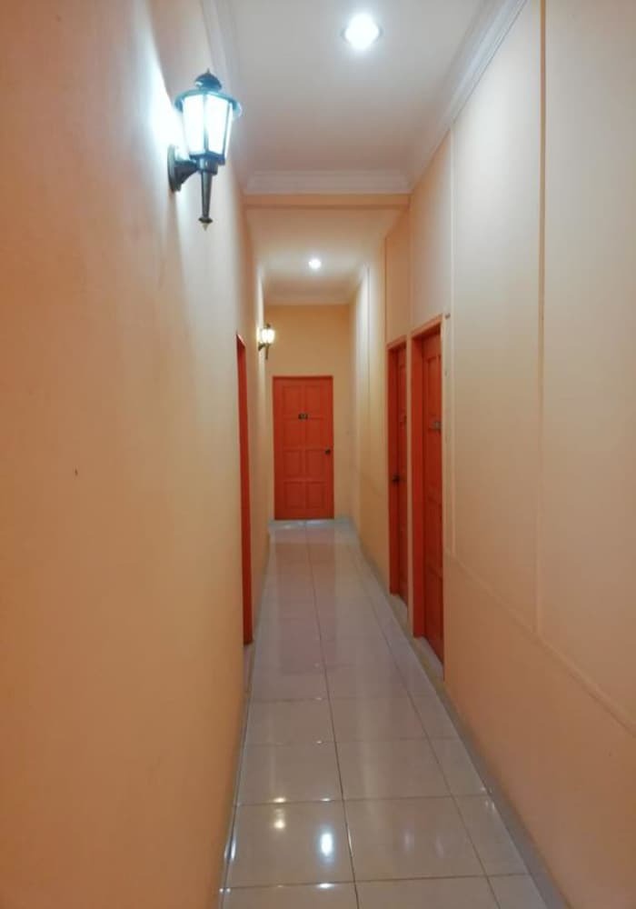 Hotel By Lawang Suites