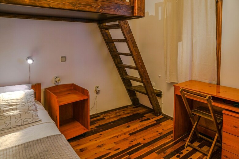 Phellos Apartment