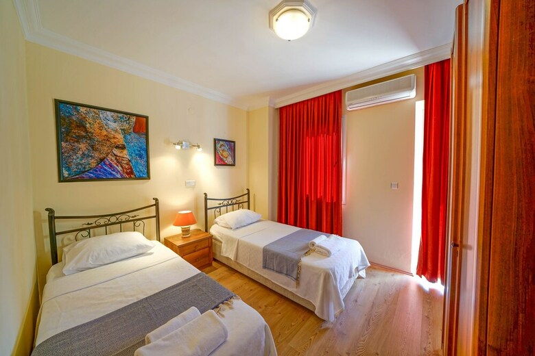 Picus Apartment