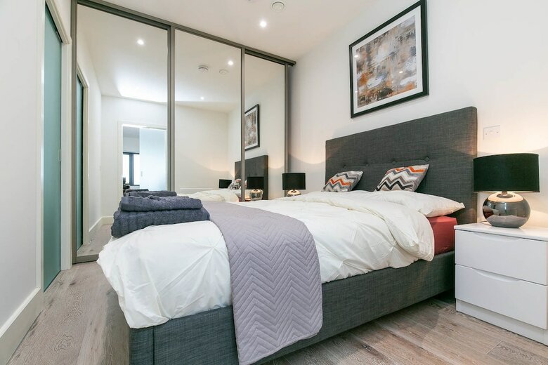 Deluxe Heathrow Apartments & Parking