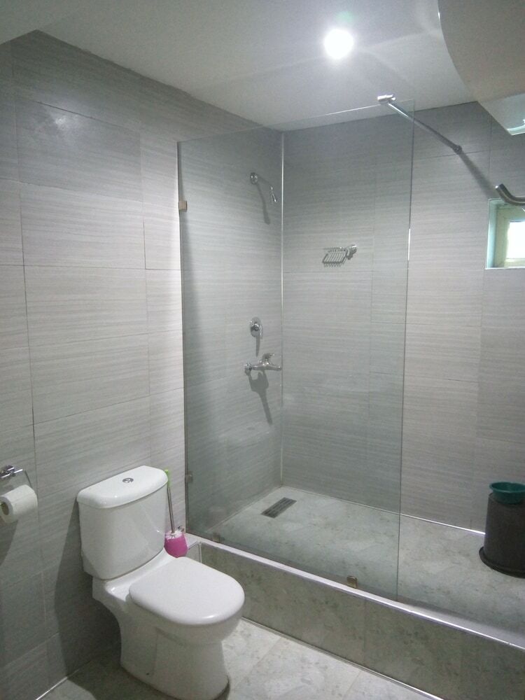 Eden Crest Hotel & Resort