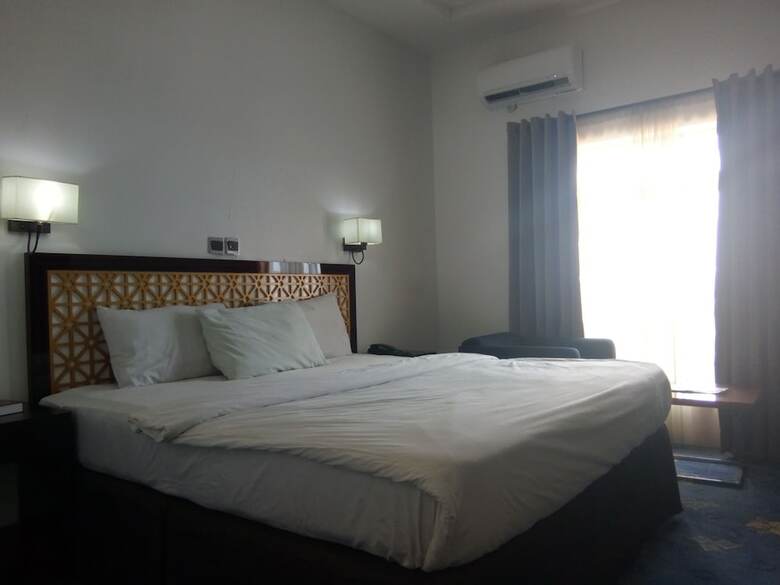 Hotel Adig Suites