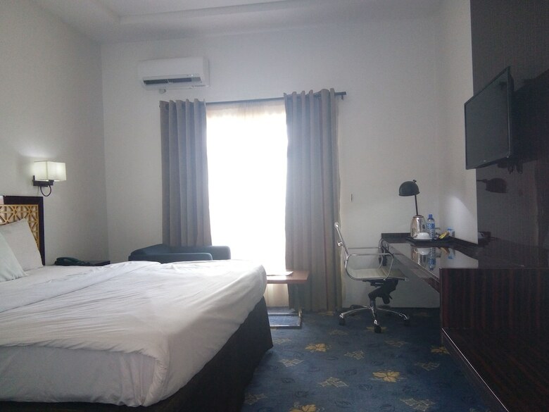 Hotel Adig Suites