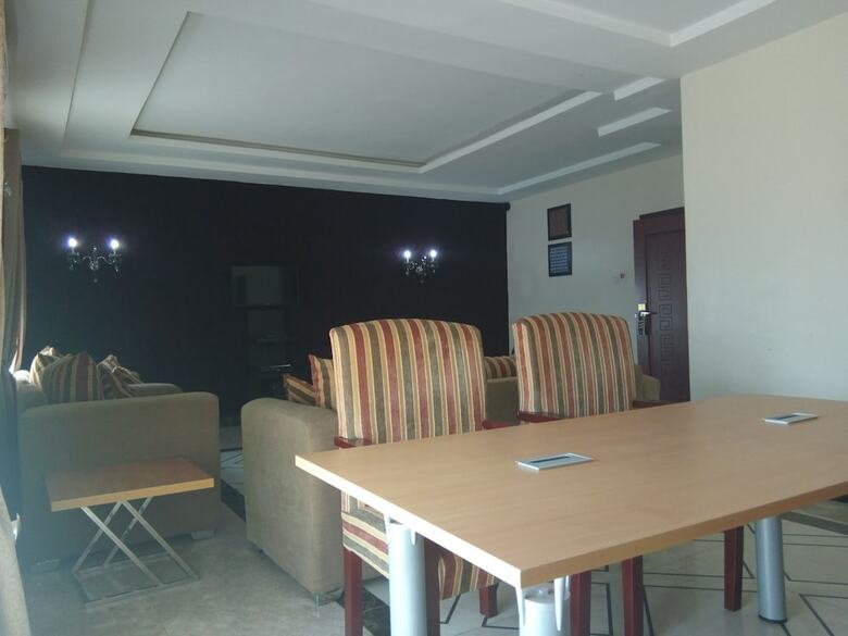 Hotel Adig Suites