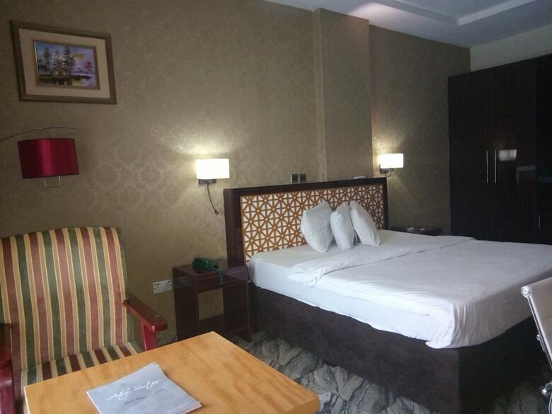 Hotel Adig Suites