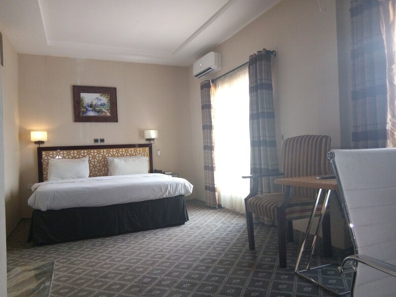 Hotel Adig Suites