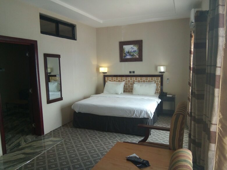 Hotel Adig Suites