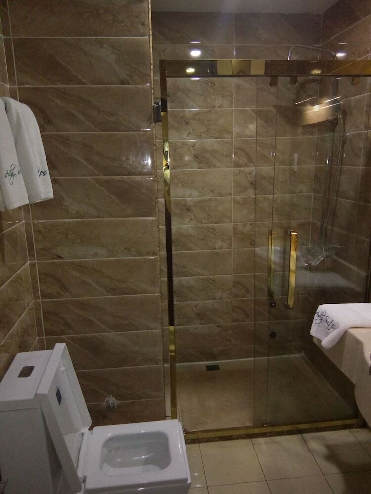 Hotel Adig Suites