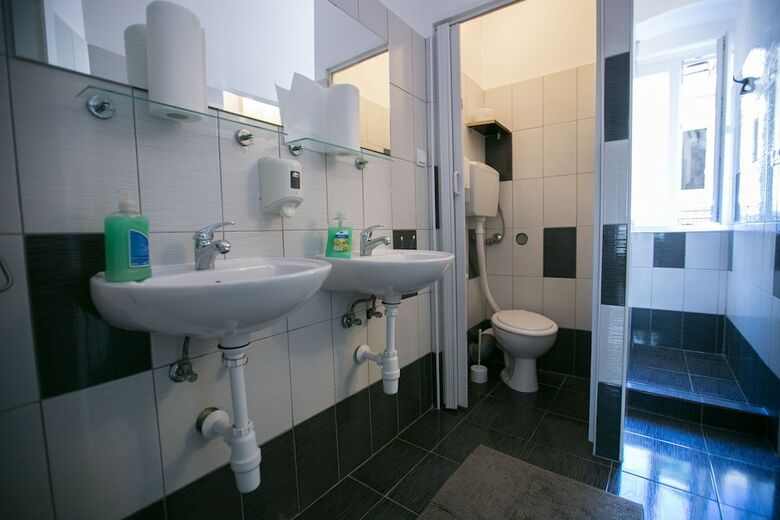 Hostal Hostel Morcic