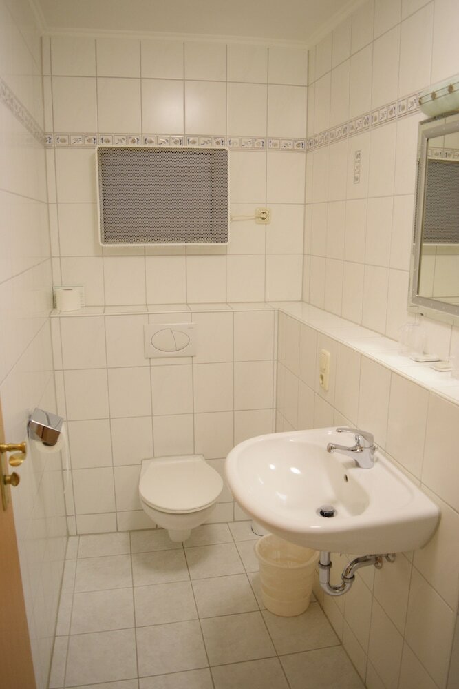 Hotel Zur-laend