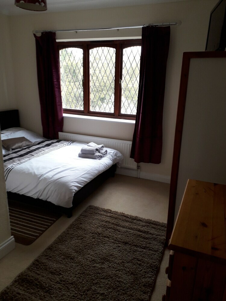 Hotel Elm House Accommodation