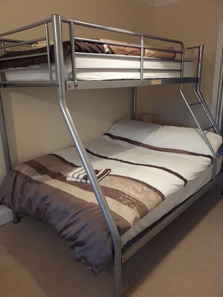 Hotel Elm House Accommodation