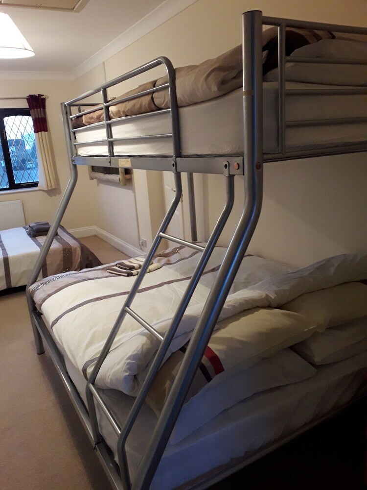 Hotel Elm House Accommodation