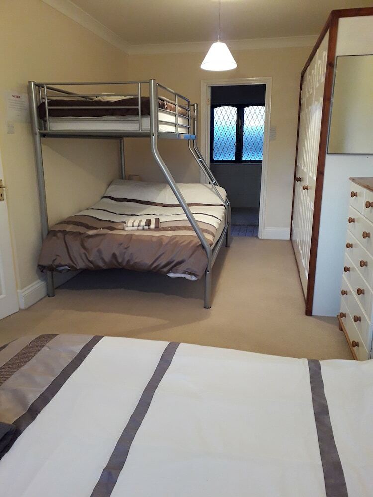 Hotel Elm House Accommodation
