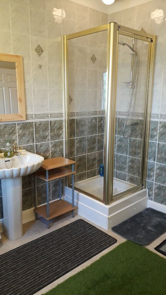 Hotel Elm House Accommodation