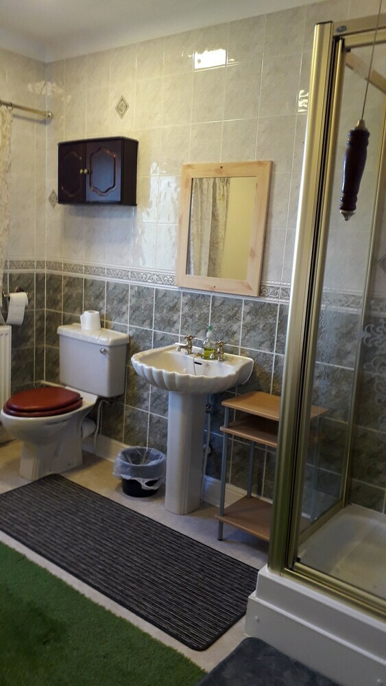 Hotel Elm House Accommodation