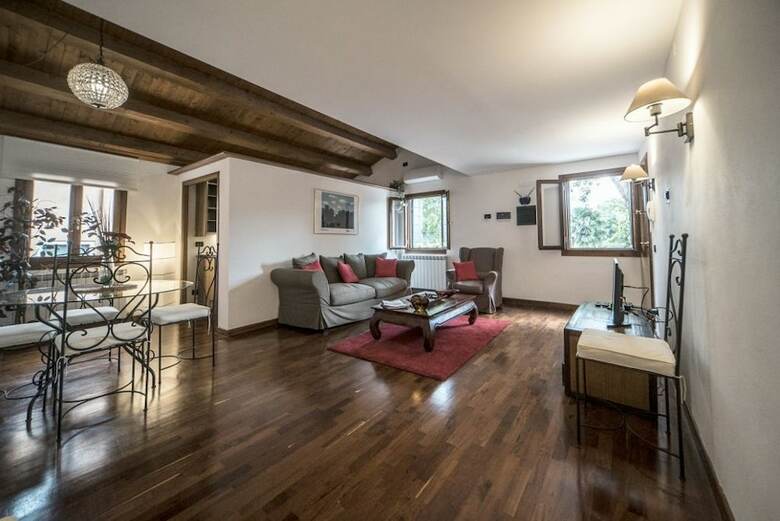 Apartamento Mansarda Magritte
