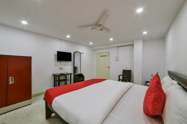 Oyo 13251 Hotel Three Castles Deluxe