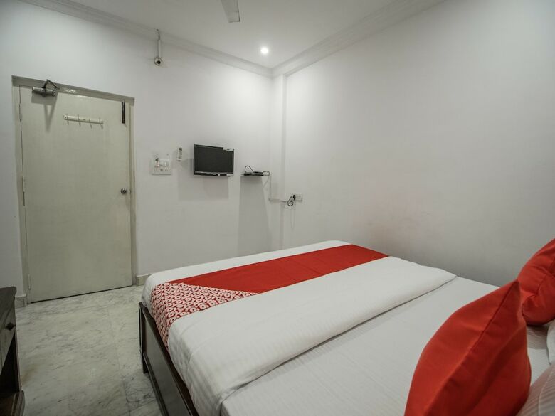 Oyo 13251 Hotel Three Castles Deluxe