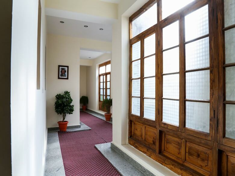 Oyo 13223 Hotel Tak