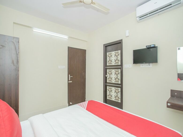 Hotel Oyo 11916 Varcity Plaza